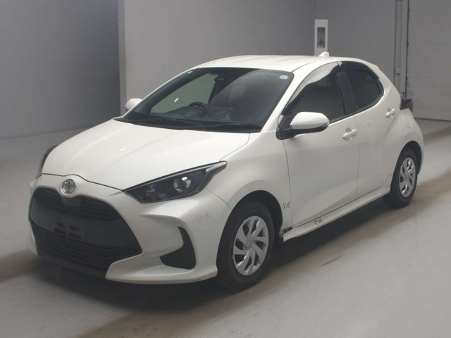 TOYOTA YARIS — фото