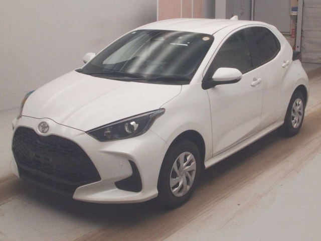 TOYOTA YARIS — фото