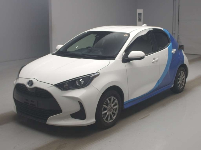TOYOTA YARIS — фото