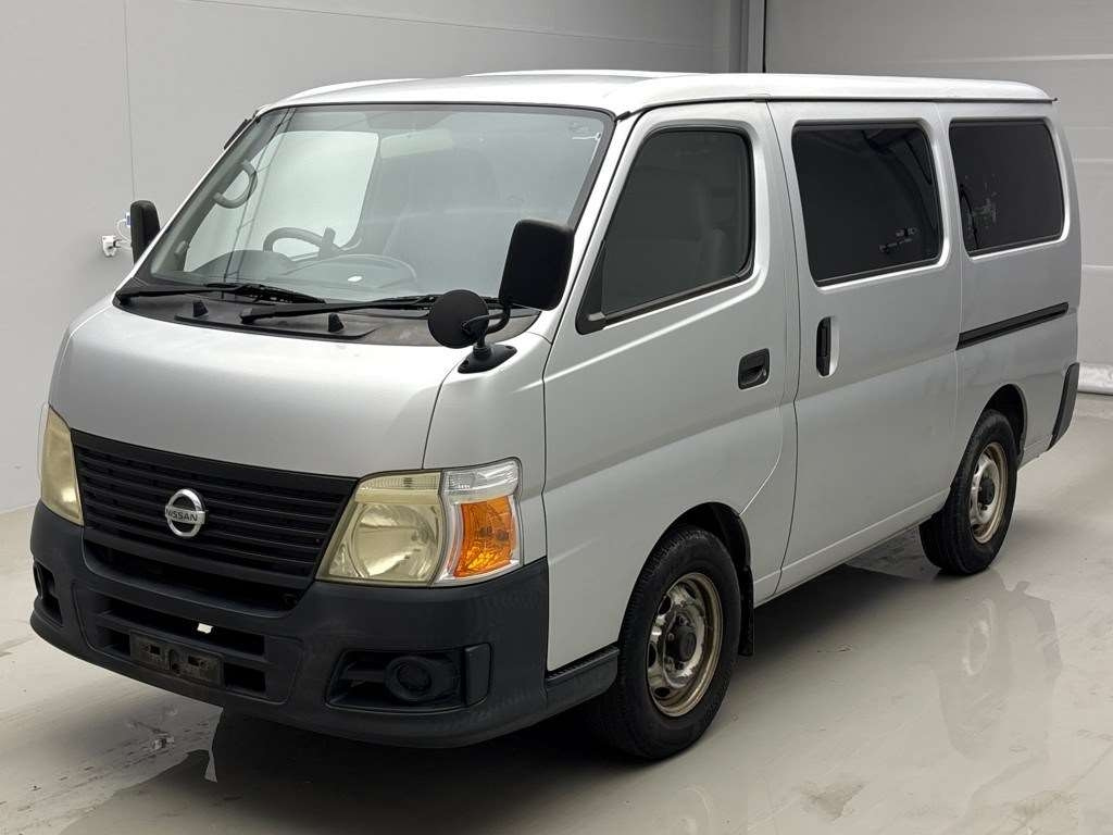 NISSAN CARAVAN — фото