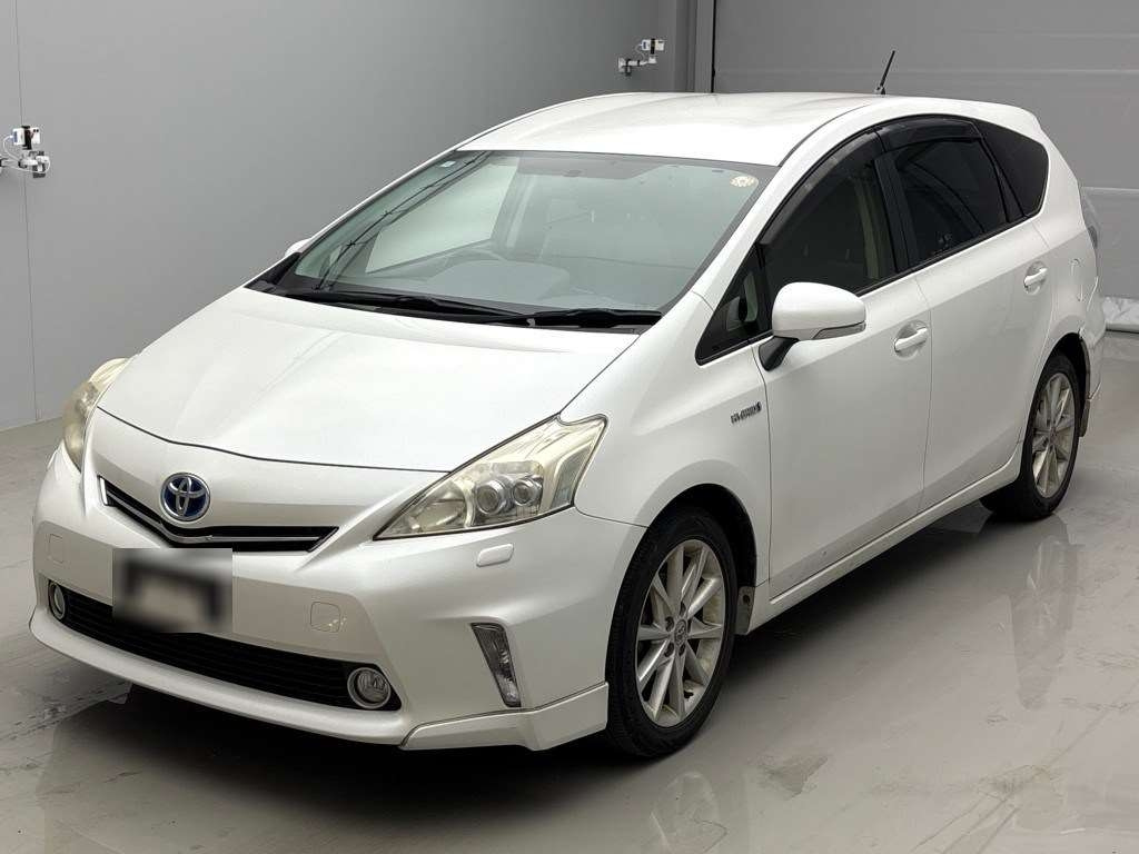 TOYOTA PRIUS — фото