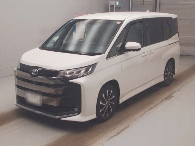 TOYOTA NOAH — фото