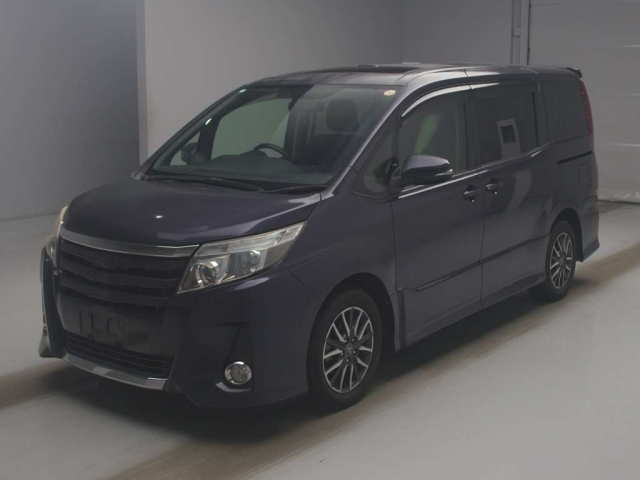 TOYOTA NOAH — фото