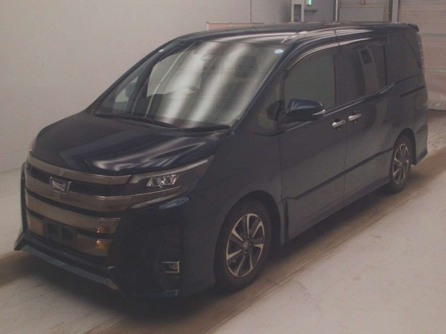 TOYOTA NOAH — фото