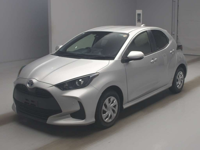 TOYOTA YARIS — фото