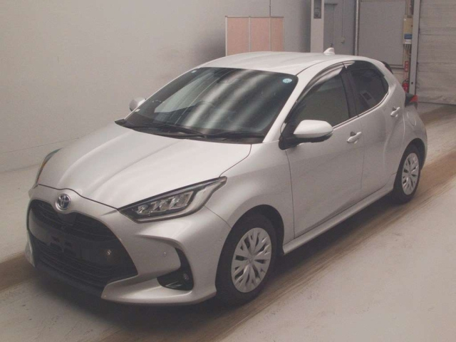 TOYOTA YARIS — фото
