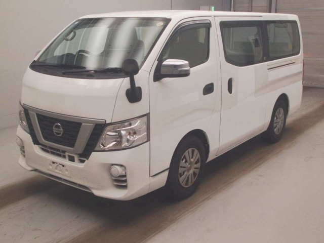 NISSAN CARAVAN — фото