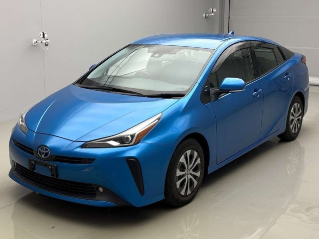 TOYOTA PRIUS — фото