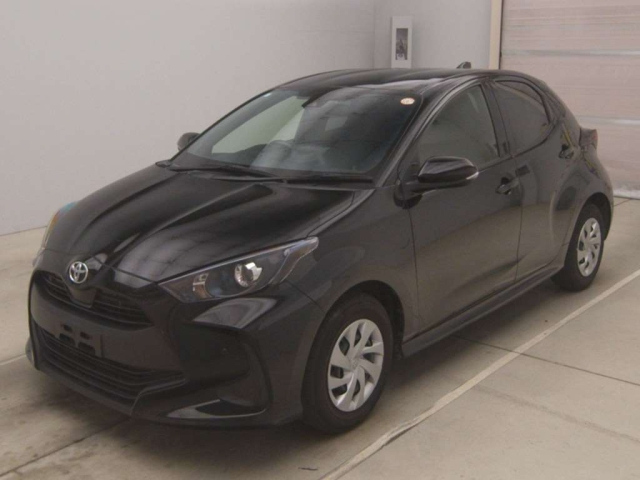 TOYOTA YARIS — фото