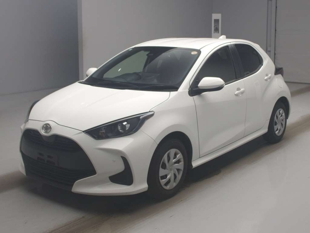TOYOTA YARIS — фото
