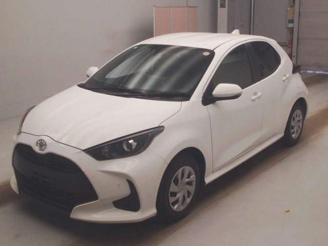 TOYOTA YARIS — фото