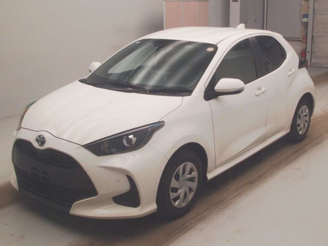TOYOTA YARIS — фото