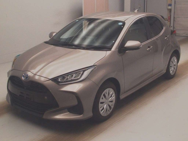 TOYOTA YARIS — фото