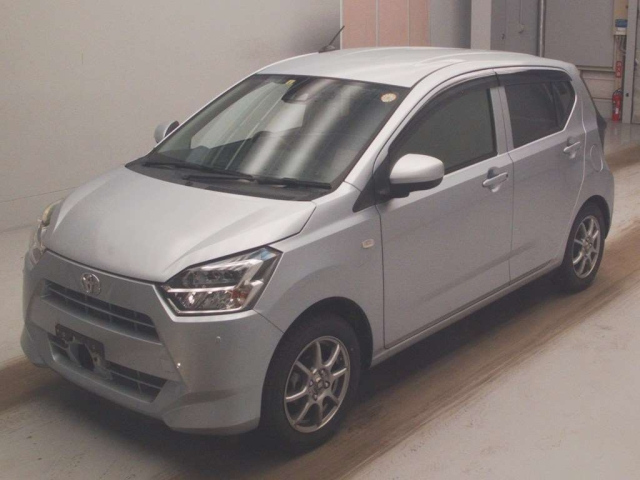 TOYOTA PIXIS — фото