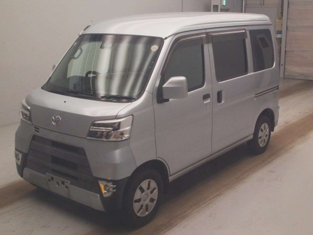 TOYOTA PIXIS — фото