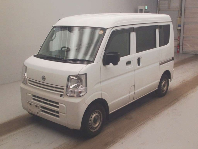 NISSAN CLIPPER — фото