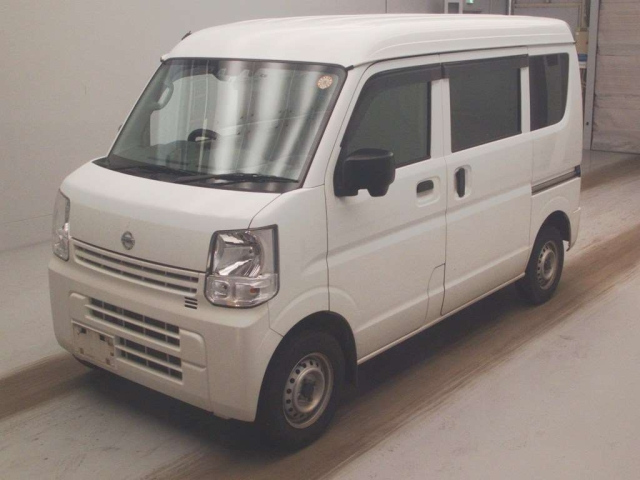 NISSAN CLIPPER — фото