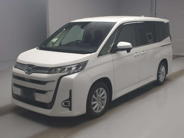 TOYOTA NOAH — фото