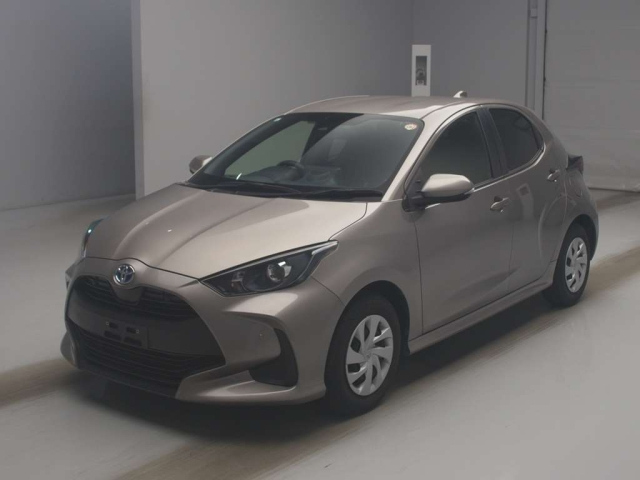 TOYOTA YARIS — фото
