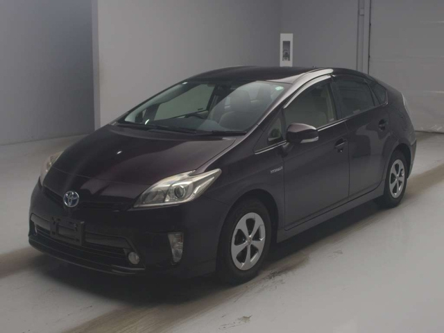 TOYOTA PRIUS — фото
