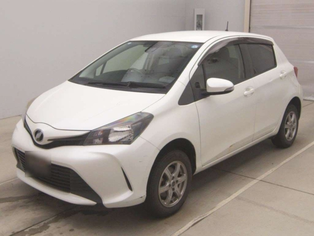 TOYOTA VITZ — фото