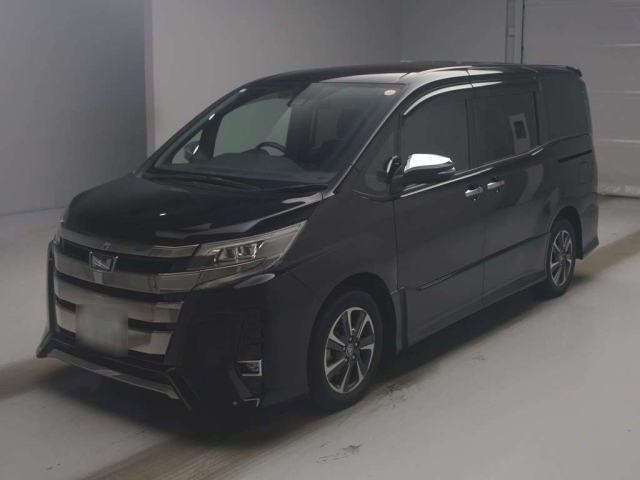 TOYOTA NOAH — фото