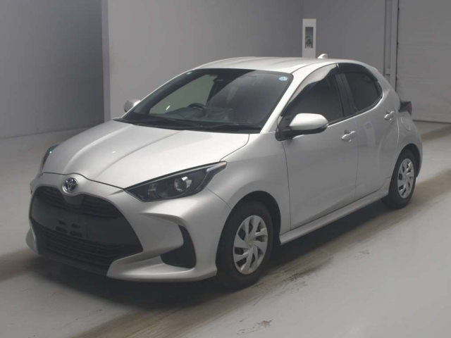 TOYOTA YARIS — фото
