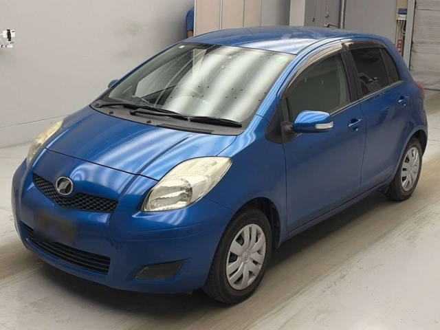 TOYOTA VITZ — фото