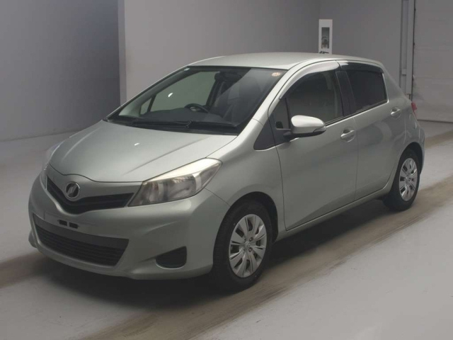 TOYOTA VITZ — фото