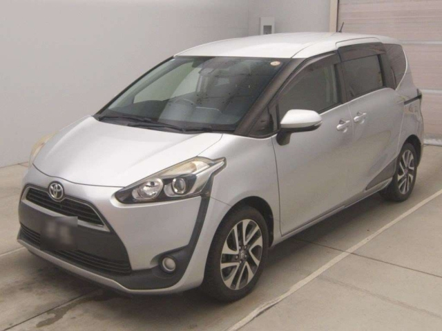TOYOTA SIENTA — фото