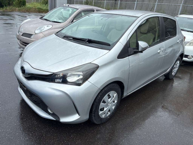TOYOTA VITZ — фото
