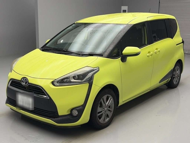 TOYOTA SIENTA — фото