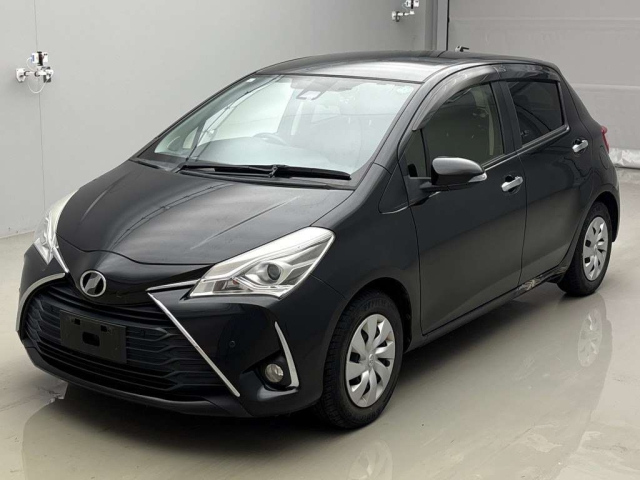 TOYOTA VITZ — фото