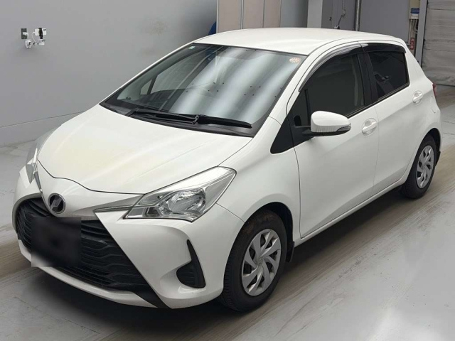 TOYOTA VITZ — фото