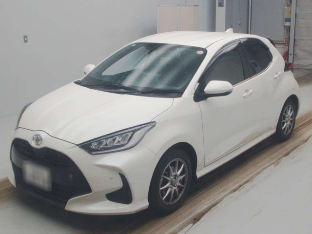 TOYOTA YARIS — фото
