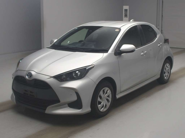TOYOTA YARIS — фото