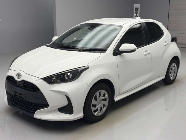 TOYOTA YARIS — фото