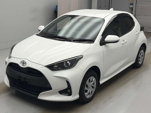 TOYOTA YARIS — фото