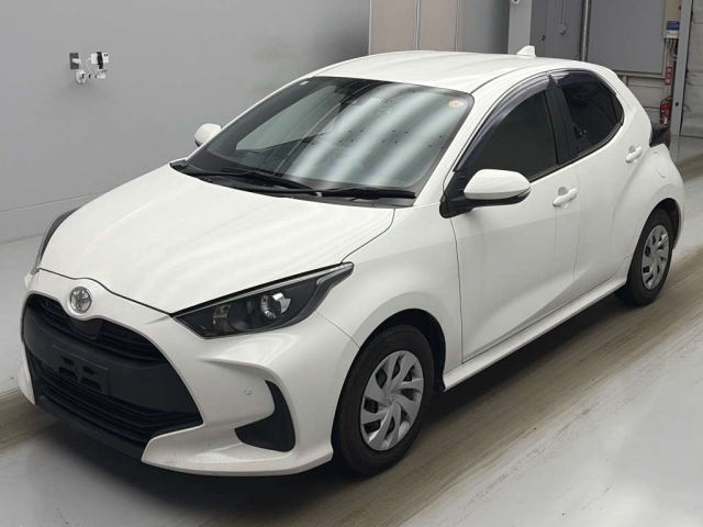 TOYOTA YARIS — фото
