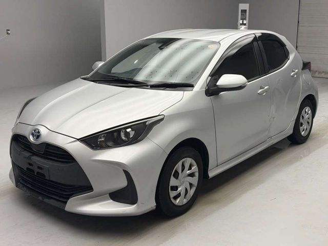 TOYOTA YARIS — фото