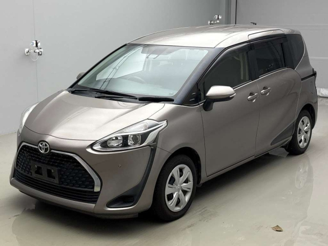 TOYOTA SIENTA — фото