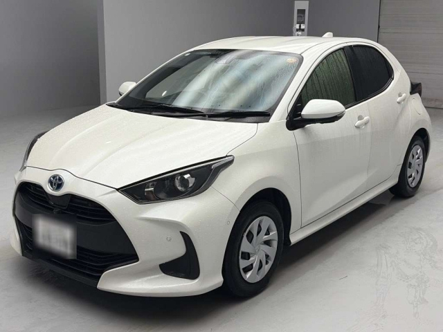 TOYOTA YARIS — фото