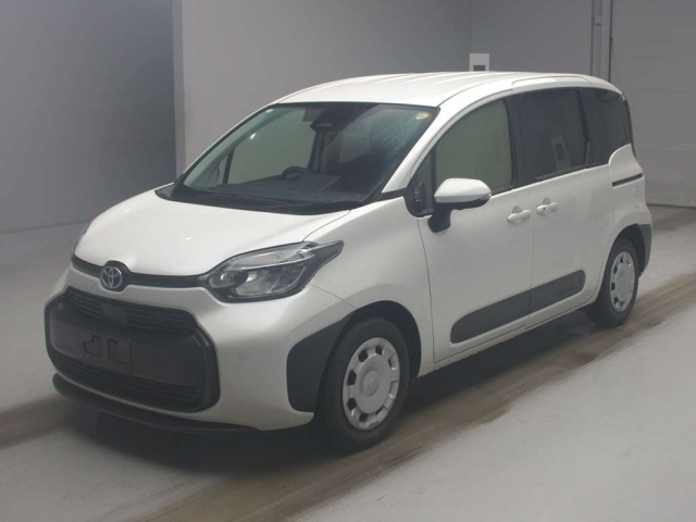 TOYOTA SIENTA — фото