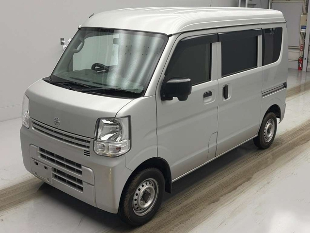 NISSAN CLIPPER — фото