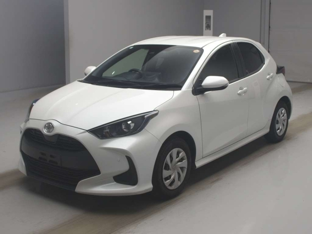 TOYOTA YARIS — фото