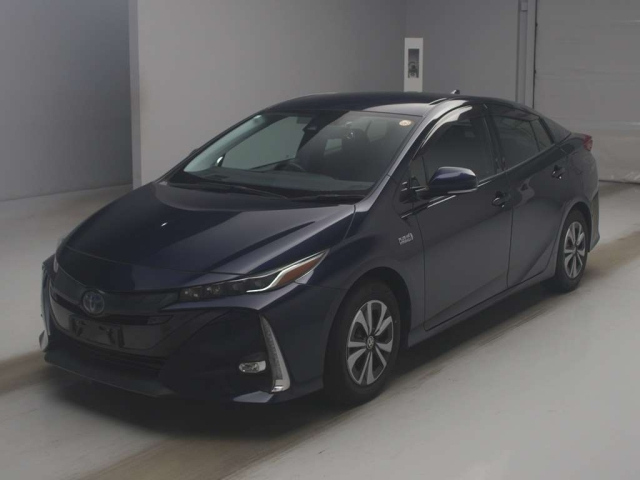 TOYOTA PRIUS — фото