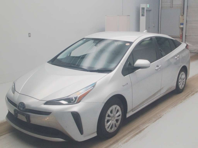 TOYOTA PRIUS — фото