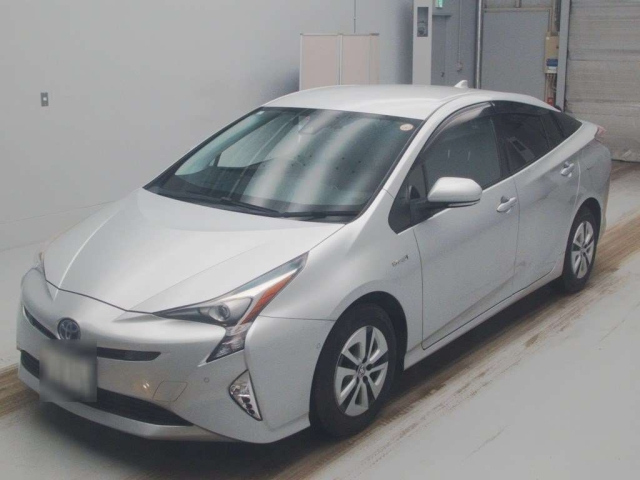 TOYOTA PRIUS — фото