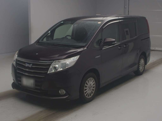 TOYOTA NOAH — фото