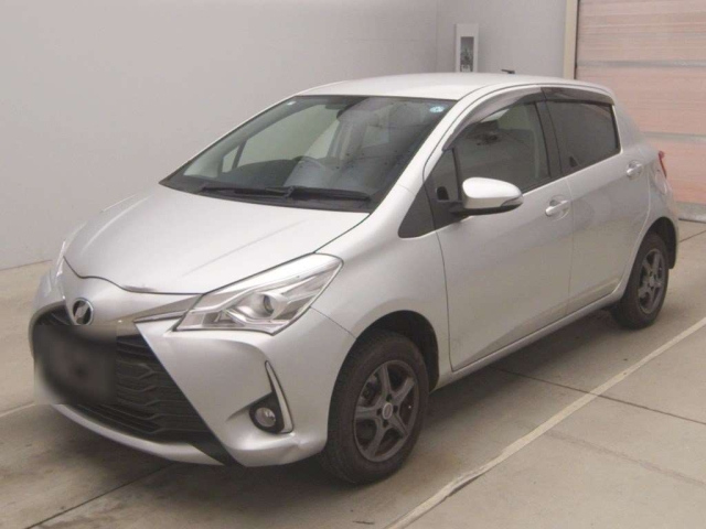 TOYOTA VITZ — фото